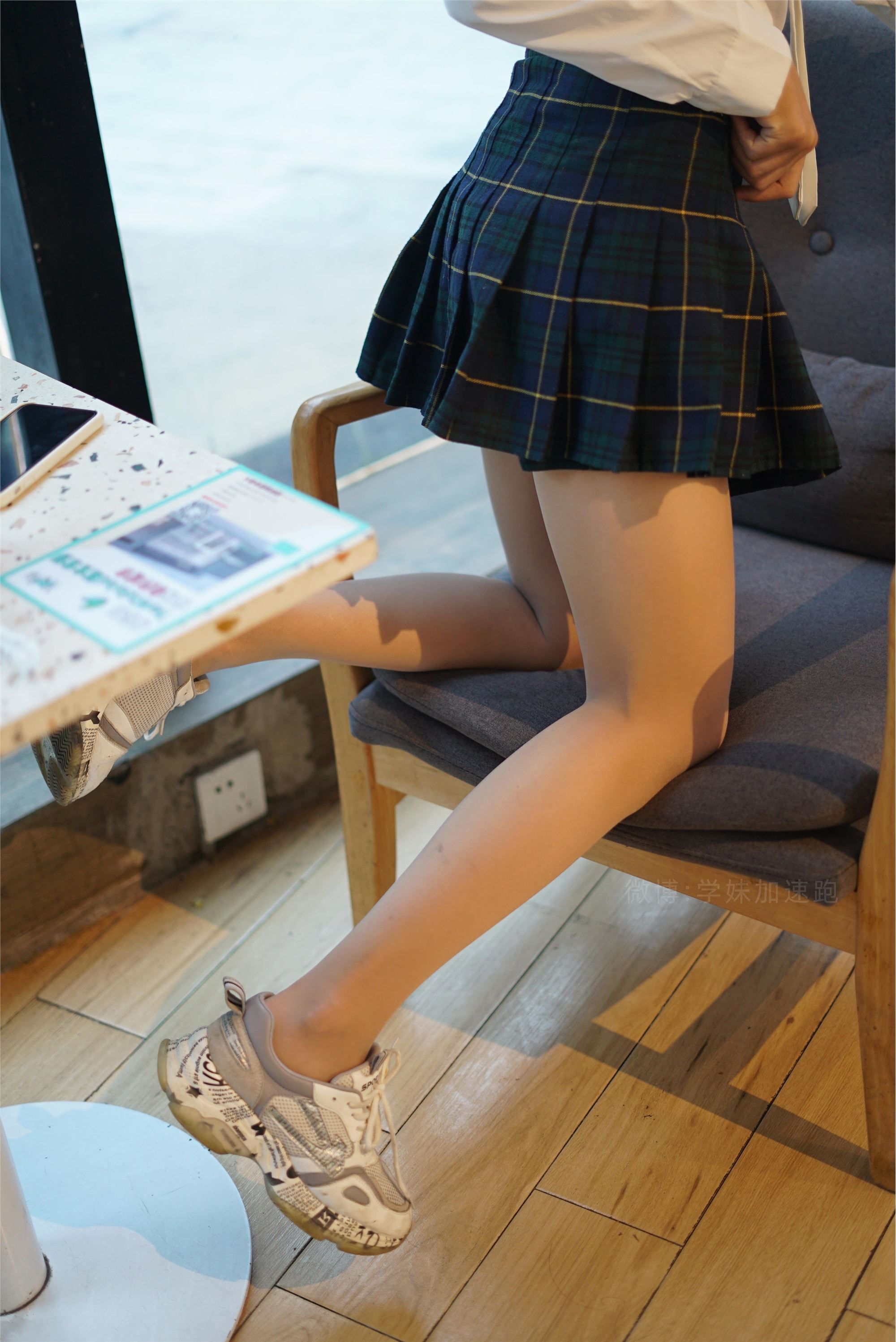 学妹加速跑 XM052《清纯学院风，性感天鹅绒-敏儿》